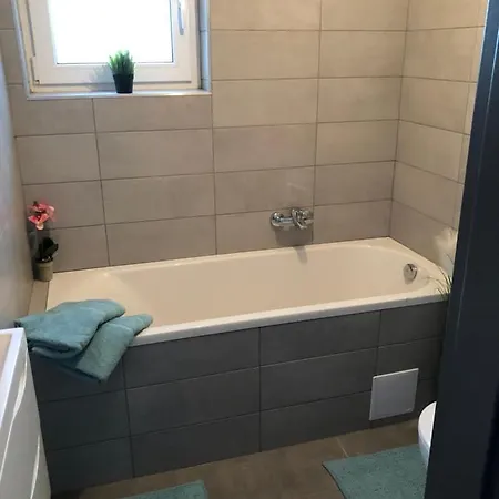 Gyoengye Delux * Szeged