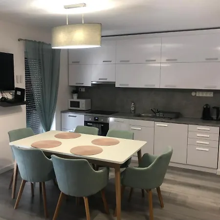 Gyoengye Delux * Szeged